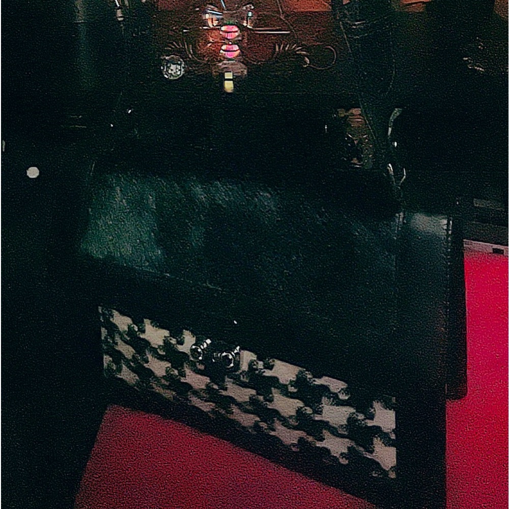 Preston,York black/white checkered handbag very secure, lock BLK leather strap